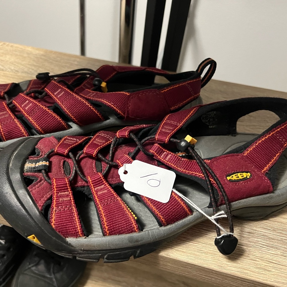 Women’s Keen Sandals size 10